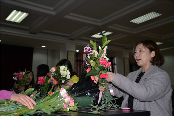 三八国际妇女节花艺主题培训活动 - 中国新闻