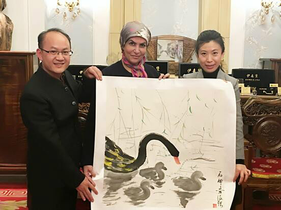 卡塔尔皇室娜迪雅公主故宫油画展 尽情演绎丝