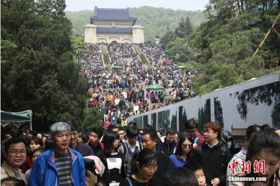 2018年清明中国国内旅游总人数1.01亿人次