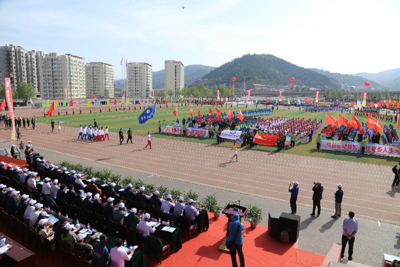 临汾市第八届中学生田径运动会在乡宁一中举行