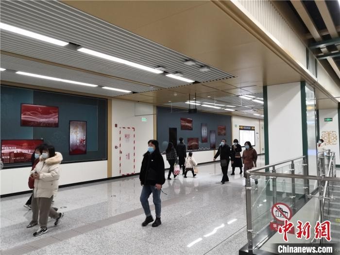 “山西太原开通7条公交专线接驳首条地铁 鼓励低碳出行