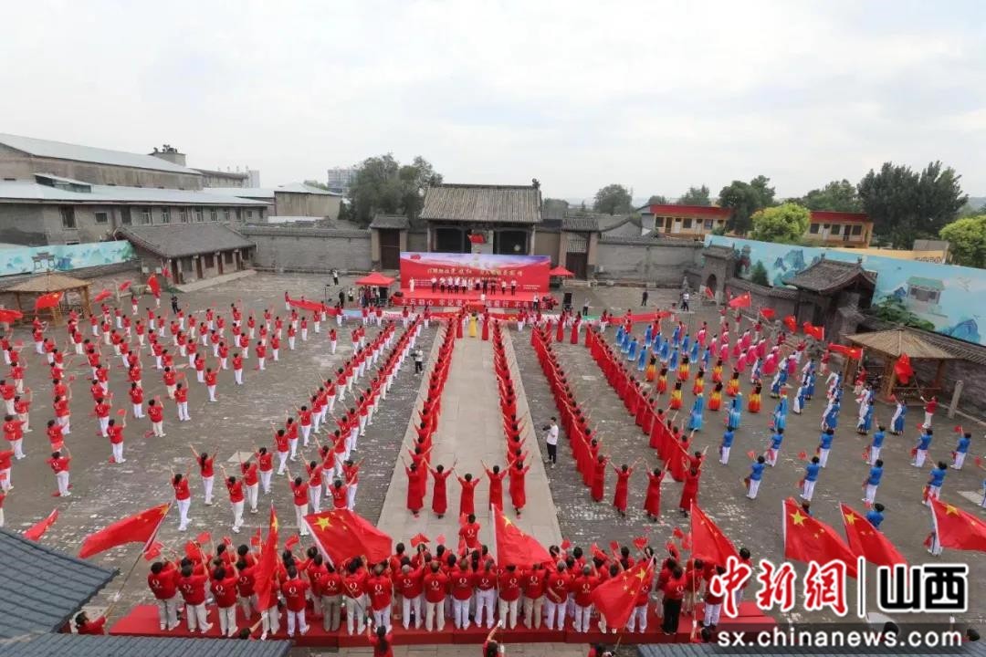 “霍州：百城舞动党旗红、万人唱响爱国情