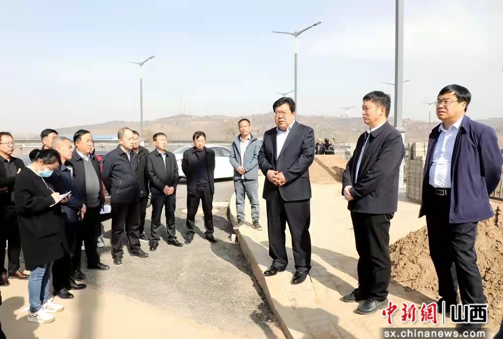 武乡县城河道清淤整治工程如火如荼 向规范化迈进