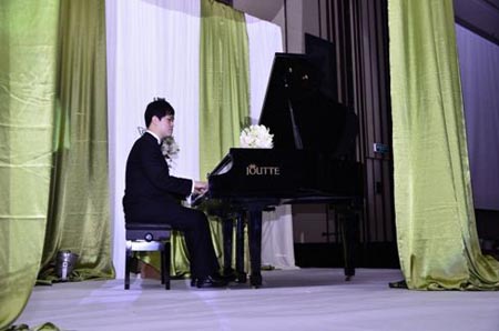 乔森特之约:高档钢琴演奏时下婚礼现场主旋律