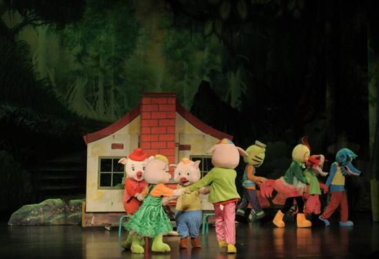 经典儿童剧《三只小猪》在太原青年宫上演 - 中